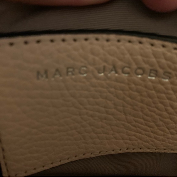 Marc Jacobs crossbody bag 😊 - Picture 4 of 8